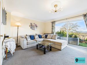 Sitting Room- click for photo gallery